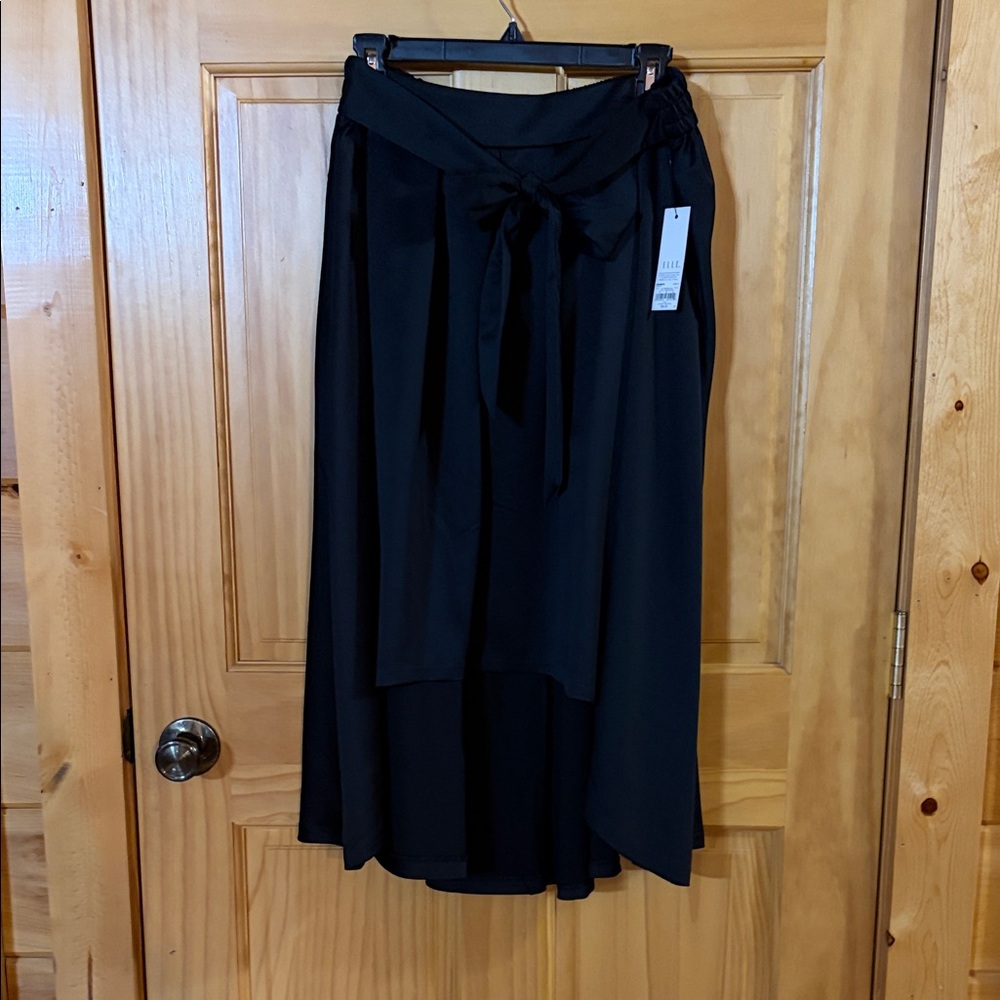 NWT Elle Stylish Black High-Low Skirt